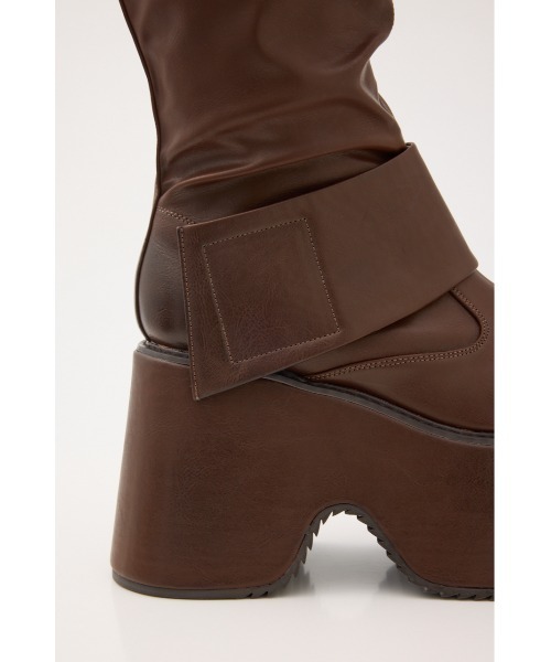 SLY(スライ)の「THICK BELT PLATFORM BOOTS シックベルトプラットフォームブーツ 秋服 冬服(ブーツ・レディース・ブラック/ブラウン・LARGE/MEDIUM/SMALL)」の17枚目の写真