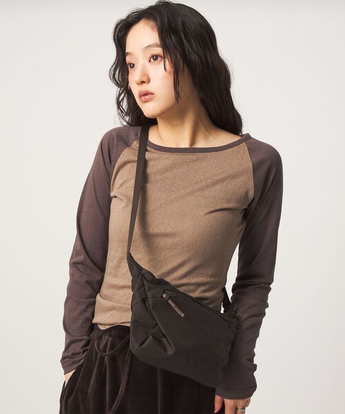 THE NORTH FACE(ザノースフェイス)の「【WEB限定】<THE NORTH FACE>カペラ 2(2L)(ショルダーバッグ・レディース・ブラック/ダークブラウン・FREE)」の6枚目の写真