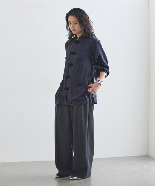 A PUPIL(アピューピル)の「A PUPIL/ア ピューピル 別注 チャイナシャツ(シャツ/ブラウス・レディース・チャコールグレー/ネイビー/キャメル・FREE)」の6枚目の写真