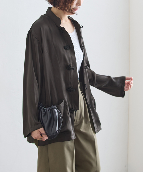 A PUPIL(アピューピル)の「A PUPIL/ア ピューピル 別注 チャイナシャツ(シャツ/ブラウス・レディース・チャコールグレー/ネイビー/キャメル・FREE)」の8枚目の写真
