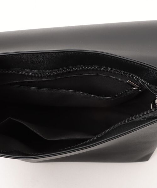 Burner(バーナー)の「【Leathen Leather(レーセンレザー)】薄型フラット メンズクロスボディバッグ lea-shbag-10-28(ショルダーバッグ・メンズ・ブラック・FREE)」の4枚目の写真