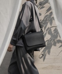 【Leathen Leather(レーセンレザー)】薄型フラット メンズクロスボディバッグ lea-shbag-10-28