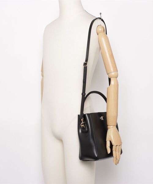Calvin Klein(カルバン・クライン)の「Calvin Klein カルバンクライン CK BUCKET WITH STRAP バケット ショルダーバッグ(ショルダーバッグ・レディース・ブラック・FREE)」の8枚目の写真