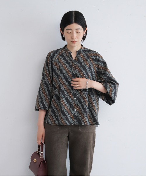 NOMBRE IMPAIR(ノンブルアンペール)の「【予約】バイヤススケッチフラワーPT ラグランブラウス(シャツ/ブラウス・レディース・チャコールグレー・FREE)」の1枚目の写真