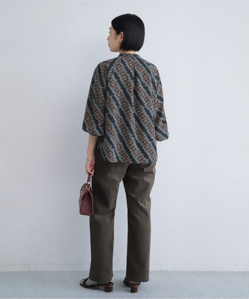 NOMBRE IMPAIR(ノンブルアンペール)の「【予約】バイヤススケッチフラワーPT ラグランブラウス(シャツ/ブラウス・レディース・チャコールグレー・FREE)」の10枚目の写真