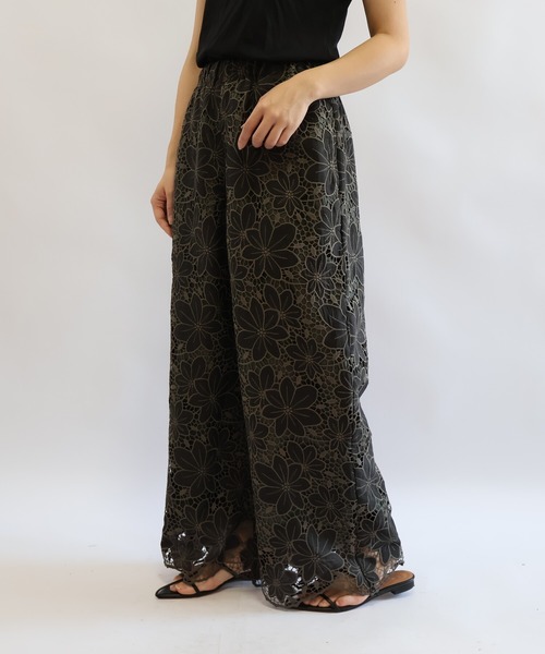 etre relie（エトレリー）の「フラワーレースセミワイドパンツ（その他パンツ・レディース・チャコールグレー/ブラック/オフホワイト・MEDIUM）」の5枚目の写真