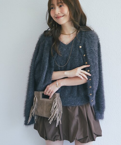La boutique BonBon(ラブティックボンボン)の「【オウレンティ】ストラップ付きサイドフリンジトートバッグ(ハンドバッグ・レディース・グレー系その他・FREE)」の4枚目の写真