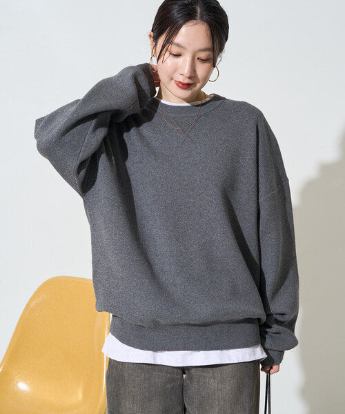 FREAK'S STORE（フリークスストア）の「限定展開　<選べる着丈>カラー スウェットライク ニット プルオーバー（ニット/セーター・レディース・レッド/ピンク/ナチュラル/ダークブラウン/ブラック/イエロー/ネイビー/グリーン/サックスブルー/ライトグレー/チャコールグレー・MEDIUM/SMALL）」の3枚目の写真