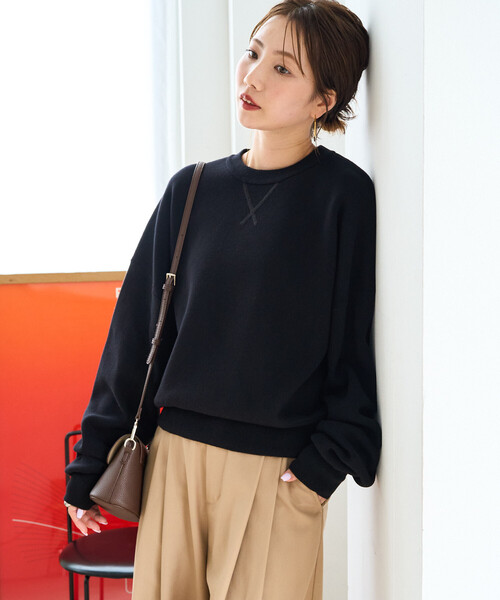 FREAK'S STORE（フリークスストア）の「限定展開　<選べる着丈>カラー スウェットライク ニット プルオーバー（ニット/セーター・レディース・レッド/ピンク/ナチュラル/ダークブラウン/ブラック/イエロー/ネイビー/グリーン/サックスブルー/ライトグレー/チャコールグレー・MEDIUM/SMALL）」の2枚目の写真