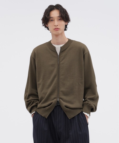 MARGARET HOWELL(マーガレットハウエル)の「MERINO COTTON LOOPBACK(カーディガン/ボレロ・メンズ・カーキ/チャコール・MEDIUM/LARGE)」の2枚目の写真