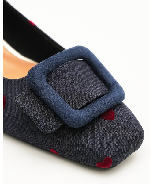 Emma Francis(エマフランシス)の「バックル付 3cmパンプス(パンプス・レディース・ネイビー/ブラック/ベージュ・23.5cm/23.0cm/22.5cm/22.0cm/25.0cm/24.5cm/24.0cm/25.5cm)」の12枚目の写真