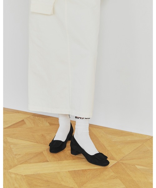Emma Francis(エマフランシス)の「バックル付 3cmパンプス(パンプス・レディース・ネイビー/ブラック/ベージュ・23.5cm/23.0cm/22.5cm/22.0cm/25.0cm/24.5cm/24.0cm/25.5cm)」の19枚目の写真
