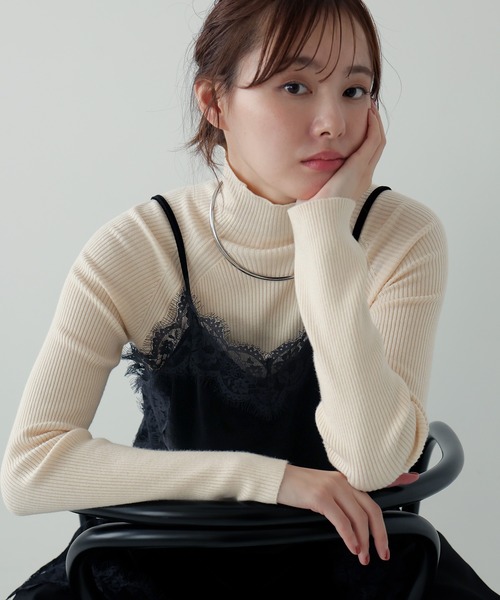 AMUU. PRECIEUSE(アムープレシューズ)の「レースラインベロアキャミソール(キャミソール・レディース・ブラウン/ブラック・FREE)」の5枚目の写真