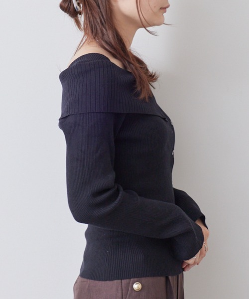 archives(アルシーヴ)の「【ONかわ】フロントボタンオーバーカラーオフショルニットPO(ニット/セーター・レディース・ブラック/ピンクベージュ/グレー/アイボリー・MEDIUM)」の8枚目の写真