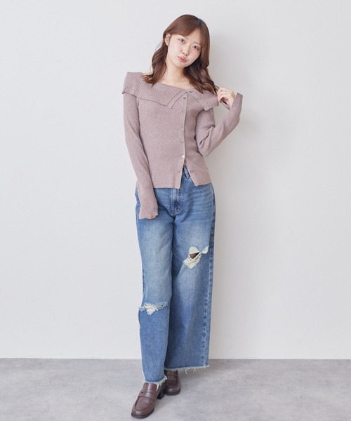 archives(アルシーヴ)の「【ONかわ】フロントボタンオーバーカラーオフショルニットPO(ニット/セーター・レディース・ブラック/ピンクベージュ/グレー/アイボリー・MEDIUM)」の16枚目の写真