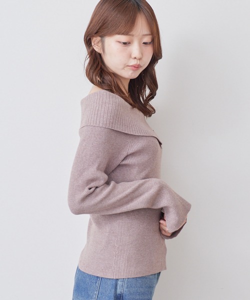 archives(アルシーヴ)の「【ONかわ】フロントボタンオーバーカラーオフショルニットPO(ニット/セーター・レディース・ブラック/ピンクベージュ/グレー/アイボリー・MEDIUM)」の21枚目の写真