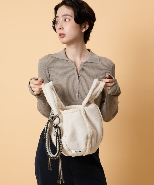 CONTROL FREAK / CTFK(コントロールフリーク)の「CONTROL FREAK / CTFK(コントロールフリーク)ムートンボールバッグ(ショルダーバッグ・レディース・ブラック/アイボリー/オレンジ/サックスブルー・FREE)」の7枚目の写真