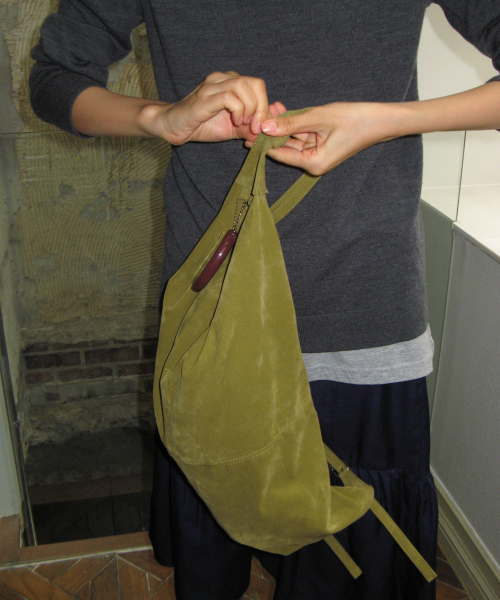 POTE（ポテ）の「0014 3-Way Flow Bag_Olive（ショルダーバッグ・レディース・その他・FREE）」の2枚目の写真