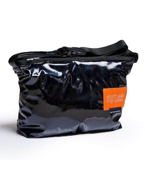 DAMP(ドントアスクマイプラン)の「2WAY padded messenger bag_black(メッセンジャーバッグ・レディース・その他・FREE)」の4枚目の写真