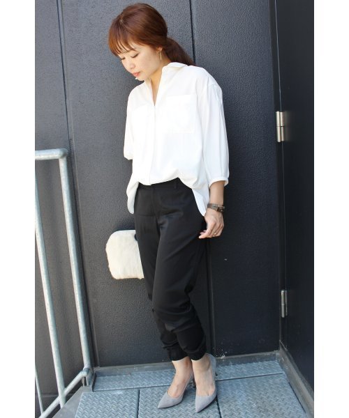 FIGARO Paris(フィガロパリ)の「ボリュームスリーブシャツ◆(シャツ/ブラウス・レディース・ホワイト/オレンジ/ネイビー・36/38)」の4枚目の写真