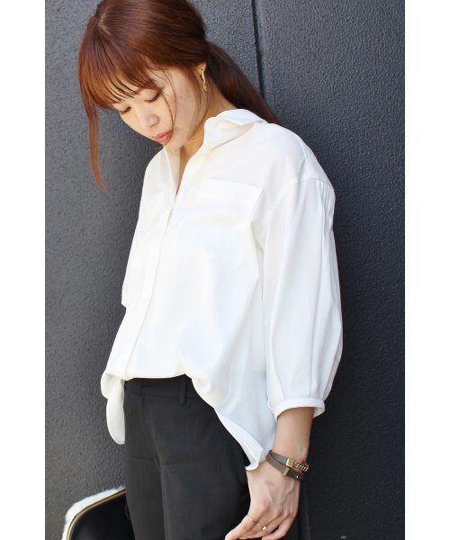 FIGARO Paris(フィガロパリ)の「ボリュームスリーブシャツ◆(シャツ/ブラウス・レディース・ホワイト/オレンジ/ネイビー・36/38)」の9枚目の写真