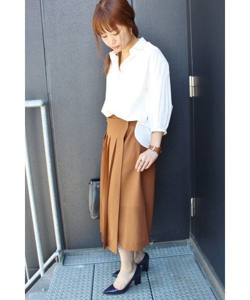 FIGARO Paris(フィガロパリ)の「ボリュームスリーブシャツ◆(シャツ/ブラウス・レディース・ホワイト/オレンジ/ネイビー・36/38)」の13枚目の写真