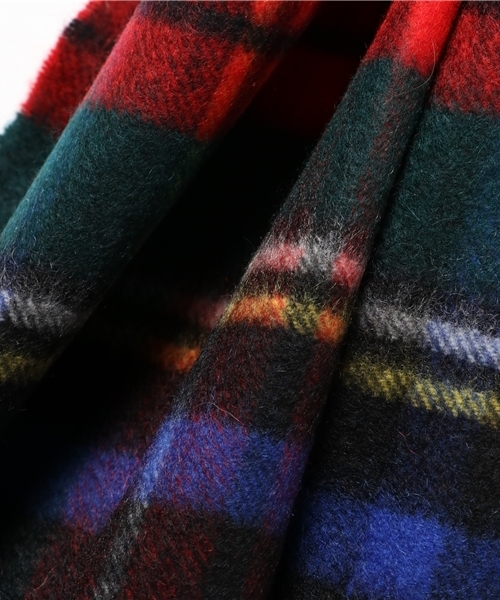 Johnstons of Elgin（ジョンストンズオブエルガン）の「Johnstons チェックマフラー（マフラー・レディース・ブラック・FREE）」の3枚目の写真