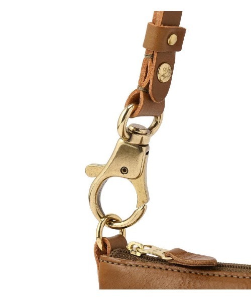 IL BISONTE(イルビゾンテ)の「ILBISONTE / ORIGINAL LEATHER / SHOULDER BAG(ショルダーバッグ・レディース・ライトブラウン/ナチュラル/オレンジ/グリーン/レンガ/ダークブラウン/ブラック/グレー/ネイビー/レッド/オリーブ・FREE)」の16枚目の写真