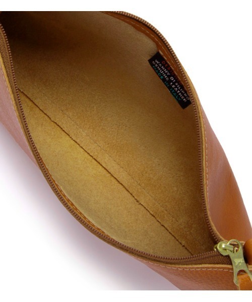 IL BISONTE(イルビゾンテ)の「ILBISONTE / ORIGINAL LEATHER / SHOULDER BAG(ショルダーバッグ・レディース・ライトブラウン/ナチュラル/オレンジ/グリーン/レンガ/ダークブラウン/ブラック/グレー/ネイビー/レッド/オリーブ・FREE)」の20枚目の写真