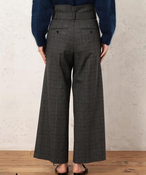green label relaxing(グリーンレーベルリラクシング)の「KC T/R チェック ベルトツキ タック ワイドパンツ(その他パンツ・レディース・グレー・36/38)」の2枚目の写真
