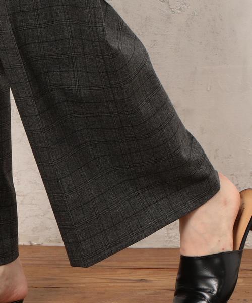 green label relaxing(グリーンレーベルリラクシング)の「KC T/R チェック ベルトツキ タック ワイドパンツ(その他パンツ・レディース・グレー・36/38)」の11枚目の写真