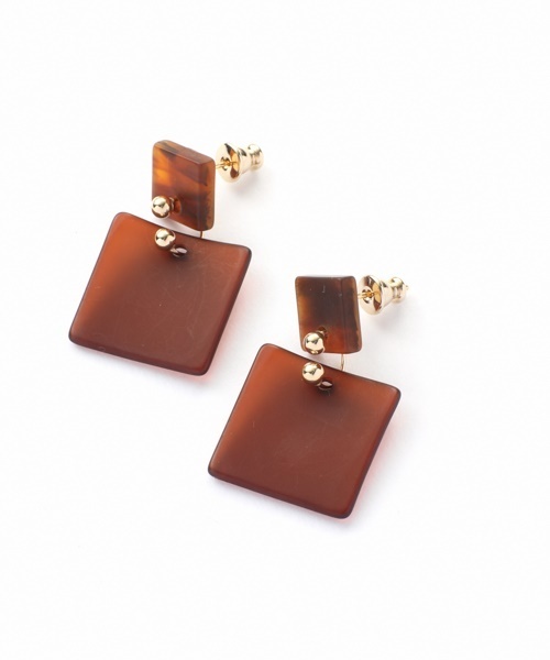 LAPUIS(ラピュイ)の「Acrylic Square Pierce(ピアス(両耳用)・レディース・ブラック/ブラウン/ブルー・FREE)」の1枚目の写真