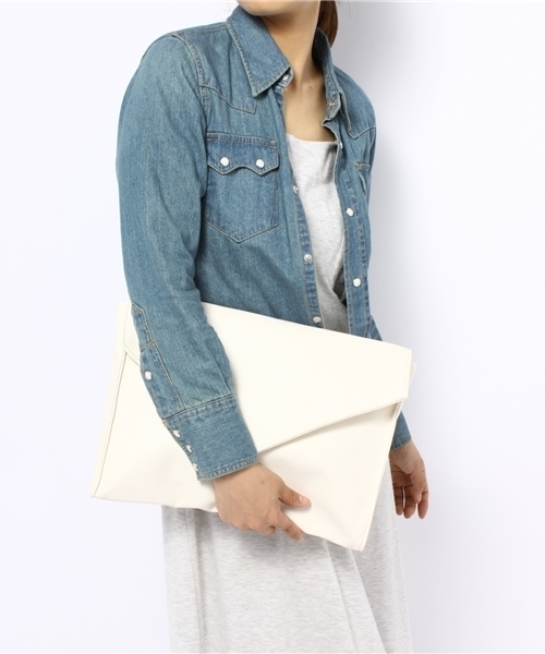 WEGO(ウィゴー)の「WEGO/レタークラッチバッグ(クラッチバッグ・レディース・ホワイト/ブラック/ネイビー/ワイン・FREE)」の6枚目の写真