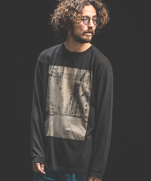 Jih Nunc（ジーヌンク）の「mlt2475-ロングスリーブプリントTシャツ -ENJOY THE WORLD-（Tシャツ/カットソー・メンズ・ホワイト/ブラック・M/L）」の2枚目の写真