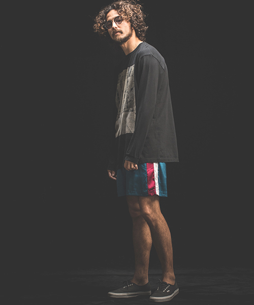 Jih Nunc（ジーヌンク）の「mlt2475-ロングスリーブプリントTシャツ -ENJOY THE WORLD-（Tシャツ/カットソー・メンズ・ホワイト/ブラック・M/L）」の6枚目の写真