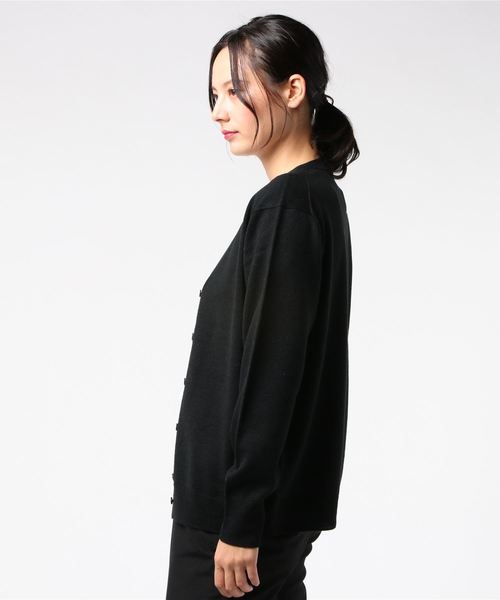 COMME CA ISM(コムサイズム)の「Vネック ニットカーディガン(カーディガン/ボレロ・レディース・ブラック/ワイン/ベージュ/グリーン/グレー/ブルー・SMALL/MEDIUM/LARGE)」の11枚目の写真