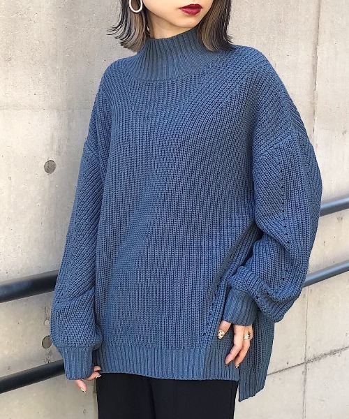 PAGEBOY(ページボーイ)の「アゼハイネックプルオーバー(ニット/セーター・レディース・モカ/オフホワイト/ブルー/ブラック・FREE)」の4枚目の写真