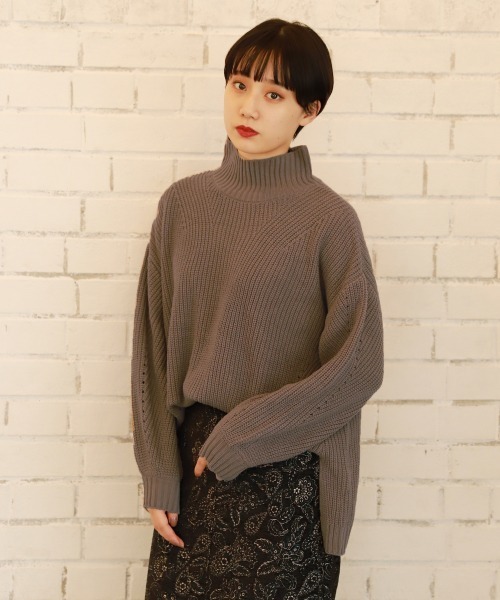 PAGEBOY(ページボーイ)の「アゼハイネックプルオーバー(ニット/セーター・レディース・モカ/オフホワイト/ブルー/ブラック・FREE)」の13枚目の写真