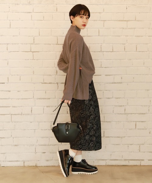 PAGEBOY(ページボーイ)の「アゼハイネックプルオーバー(ニット/セーター・レディース・モカ/オフホワイト/ブルー/ブラック・FREE)」の15枚目の写真