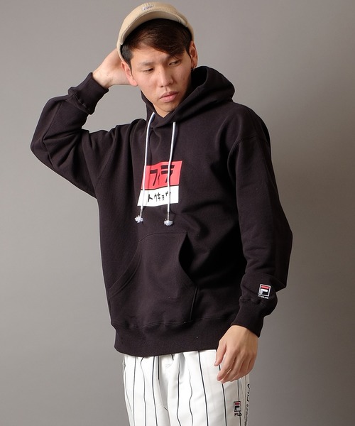 FILA HERITAGE(フィラヘリテージ)の「【FILA heritage】ブランドロゴTOKYOプリント 長袖プルオーバーパーカー TOKYO(パーカー・メンズ・ネイビー/レッド/ホワイト/ブラック・L/M/2XL/XL)」の2枚目の写真