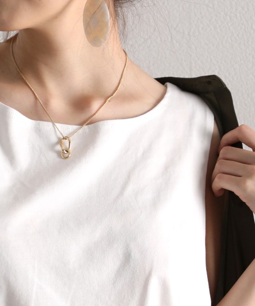 classicalelf（クラシカルエルフ）の「コーデの幅が広がる。ラウンドヘム無地タンクトップ(袖なし)（タンクトップ・レディース・ブラック/オフホワイト/キャメル/モカ/ライトグリーン/ブルー・MEDIUM/LARGE/X-LARGE/SMALL）」の7枚目の写真