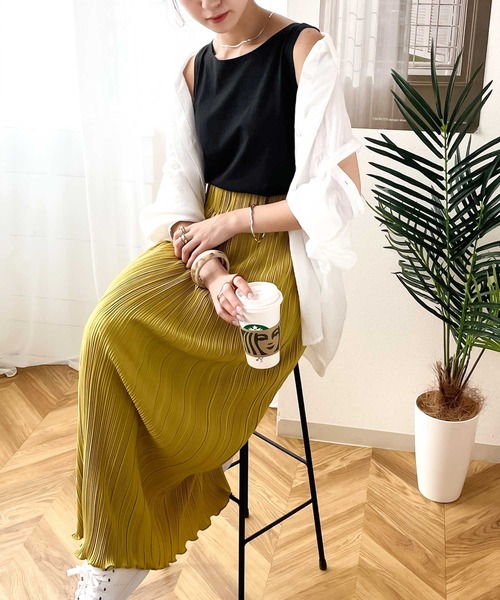 classicalelf（クラシカルエルフ）の「コーデの幅が広がる。ラウンドヘム無地タンクトップ(袖なし)（タンクトップ・レディース・ブラック/オフホワイト/キャメル/モカ/ライトグリーン/ブルー・MEDIUM/LARGE/X-LARGE/SMALL）」の19枚目の写真