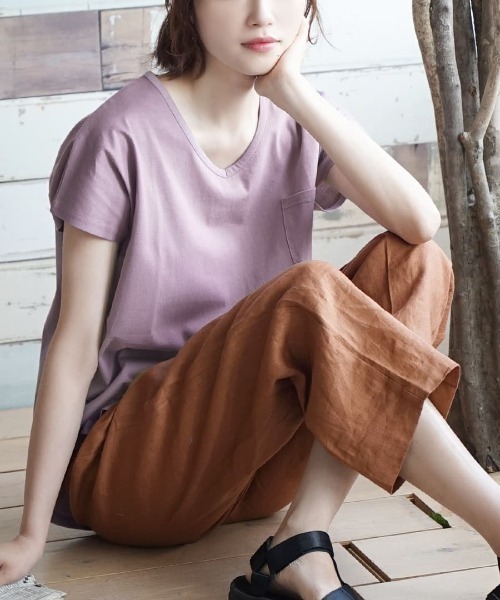 zootie（ズーティー）の「【汗が染みない！シンプルT】 汗しみない ポケットTシャツ［Vネック］ 汗染み防止（Tシャツ/カットソー・レディース・ブラック/パープル/ネイビー/ライトブルー/杢グレー/カーキ/ロイヤルブルー/グレイッシュブルー/オフホワイト/キャメル/フューシャピンク/ラベンダー/グレイッシュベージュ/ライトカーキ/イエロー/ブラウン/オレンジ系その他/モカ/オレンジ系その他2/ダークブラウン/ブルー系その他2/パープル系その他/アイボリー/ダークグリーン/レッド系その他/ミント/イエロー系その他・L/M/XL/3L/L-XL/M-L）」の19枚目の写真