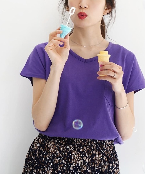 zootie（ズーティー）の「【汗が染みない！シンプルT】 汗しみない ポケットTシャツ［Vネック］ 汗染み防止（Tシャツ/カットソー・レディース・ブラック/パープル/ネイビー/ライトブルー/杢グレー/カーキ/ロイヤルブルー/グレイッシュブルー/オフホワイト/キャメル/フューシャピンク/ラベンダー/グレイッシュベージュ/ライトカーキ/イエロー/ブラウン/オレンジ系その他/モカ/オレンジ系その他2/ダークブラウン/ブルー系その他2/パープル系その他/アイボリー/ダークグリーン/レッド系その他/ミント/イエロー系その他・L/M/XL/3L/L-XL/M-L）」の18枚目の写真
