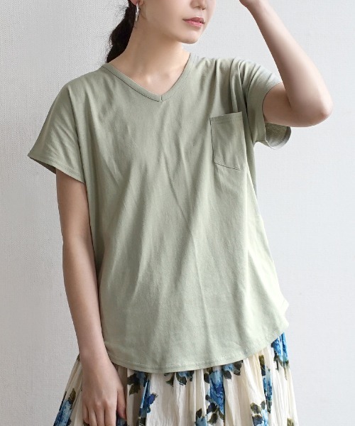 zootie（ズーティー）の「【汗が染みない！シンプルT】 汗しみない ポケットTシャツ［Vネック］ 汗染み防止（Tシャツ/カットソー・レディース・ブラック/パープル/ネイビー/ライトブルー/杢グレー/カーキ/ロイヤルブルー/グレイッシュブルー/オフホワイト/キャメル/フューシャピンク/ラベンダー/グレイッシュベージュ/ライトカーキ/イエロー/ブラウン/オレンジ系その他/モカ/オレンジ系その他2/ダークブラウン/ブルー系その他2/パープル系その他/アイボリー/ダークグリーン/レッド系その他/ミント/イエロー系その他・L/M/XL/3L/L-XL/M-L）」の11枚目の写真