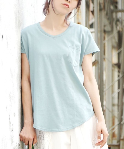 zootie（ズーティー）の「【汗が染みない！シンプルT】 汗しみない ポケットTシャツ［Vネック］ 汗染み防止（Tシャツ/カットソー・レディース・ブラック/パープル/ネイビー/ライトブルー/杢グレー/カーキ/ロイヤルブルー/グレイッシュブルー/オフホワイト/キャメル/フューシャピンク/ラベンダー/グレイッシュベージュ/ライトカーキ/イエロー/ブラウン/オレンジ系その他/モカ/オレンジ系その他2/ダークブラウン/ブルー系その他2/パープル系その他/アイボリー/ダークグリーン/レッド系その他/ミント/イエロー系その他・L/M/XL/3L/L-XL/M-L）」の13枚目の写真