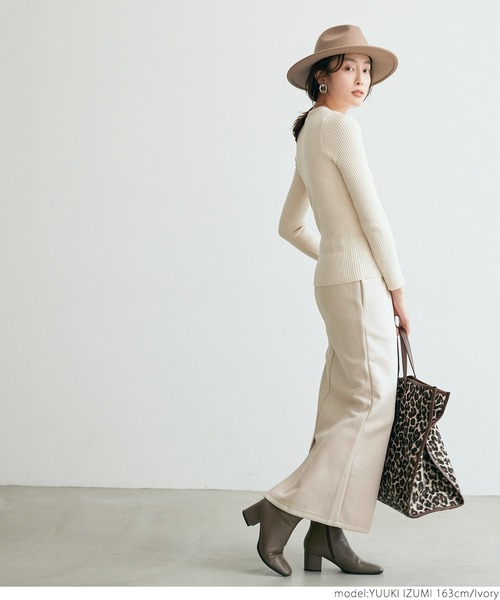 coca（coca）（コカ）の「フェイクスウェードタイトスカート（スカート・レディース・グレイッシュベージュ/アイボリー・ONE SIZE）」の4枚目の写真