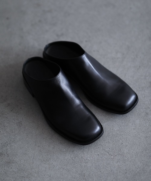 KAZUYUKI KUMAGAI ATTACHMENT(カズユキクマガイアタッチメント)の「COW LEATHER SLIP_0N(スリッポン・メンズ・ブラック/ダークベージュ・41/42/43/42.5/41.5)」の3枚目の写真