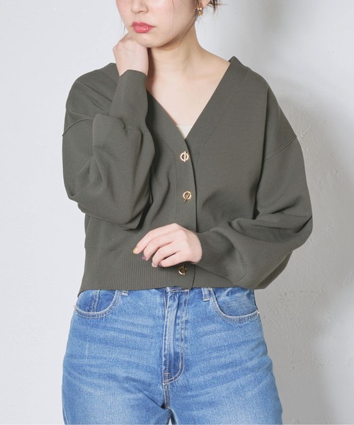 natural couture(ナチュラルクチュール)の「プチプラハトメバー釦おしゃれカーディガン(カーディガン/ボレロ・レディース・ブラック/カーキ/サックスブルー/グリーン/グレイッシュベージュ/ピンクベージュ・FREE)」の4枚目の写真