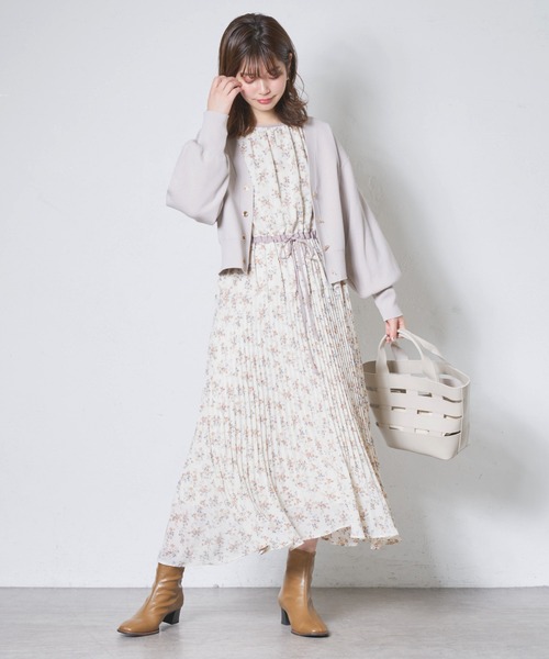 natural couture(ナチュラルクチュール)の「プチプラハトメバー釦おしゃれカーディガン(カーディガン/ボレロ・レディース・ブラック/カーキ/サックスブルー/グリーン/グレイッシュベージュ/ピンクベージュ・FREE)」の12枚目の写真